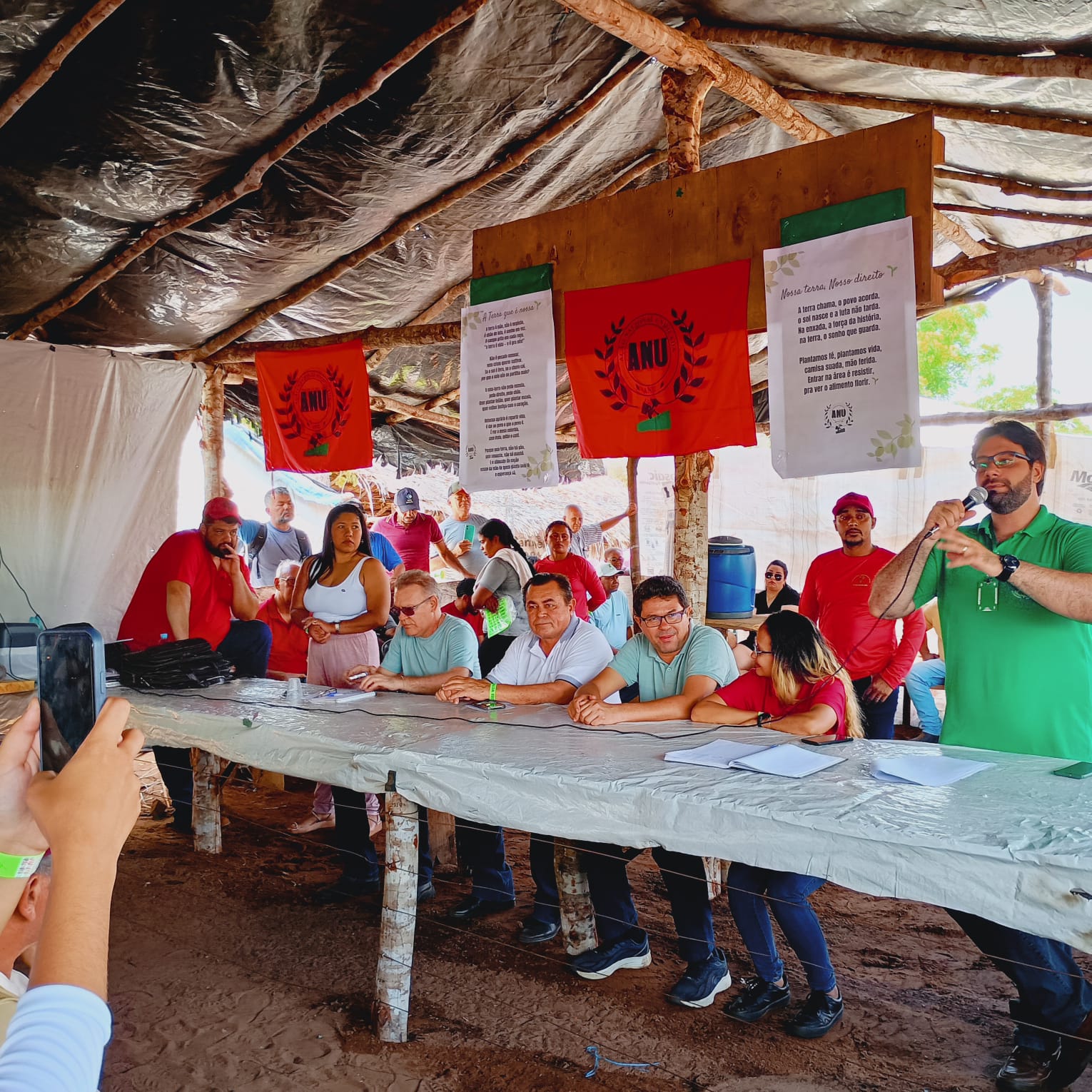 ARAGUATINS: Presidenta do Diretório Municipal do PT e Dirigentes da A.N.U se reuniram com Representantes do INCRA-TO